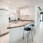 Ona Beverly Hills Heights Aparthotel 3*
