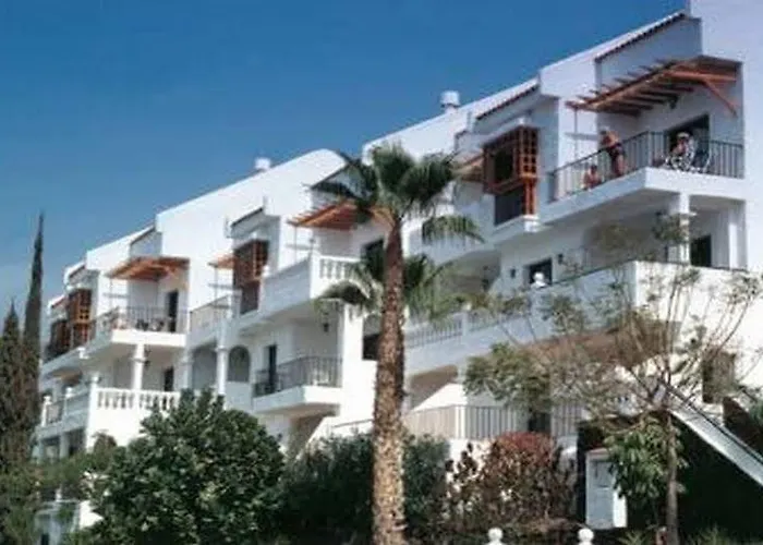 מלון דירות Ona Beverly Hills Heights 3*