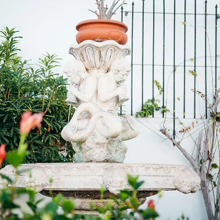 מלון דירות Ona Beverly Hills Heights 3*